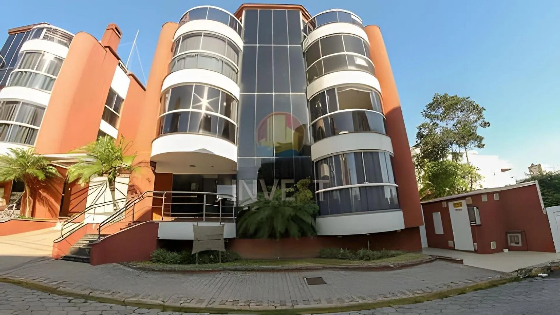 Amplo Apartamento Com 03 Suites. Bombinhas