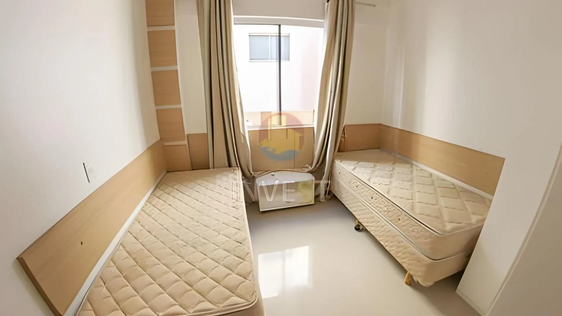 Amplo Apartamento Com 03 Suites. Bombinhas 0*,